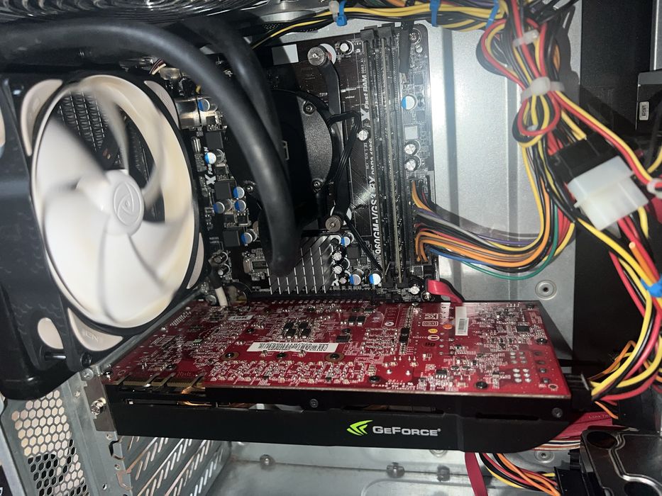 Pc Amd fx 6300, 8gb ram, nvidia gtx 560, ssd 120gb, hdd 1tb.