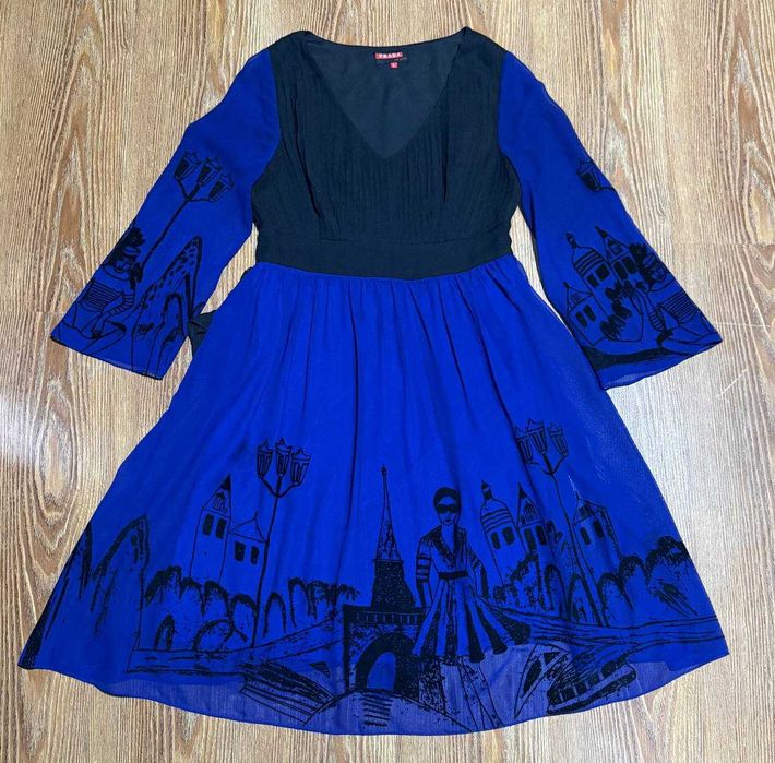 Платье фирмы PRADA (Италия)