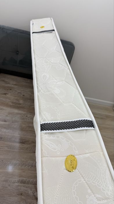 Кровать детская с матрасом