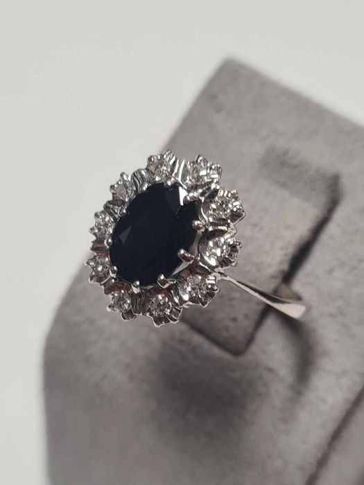 Inel din aur alb 18k, cu safir natural si diamante naturale, IAU770