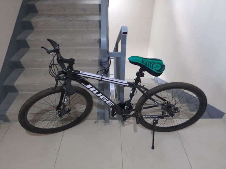 Велосипед горный марка HUGE