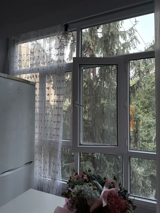 Пластиковые рамы с балкона б/У.