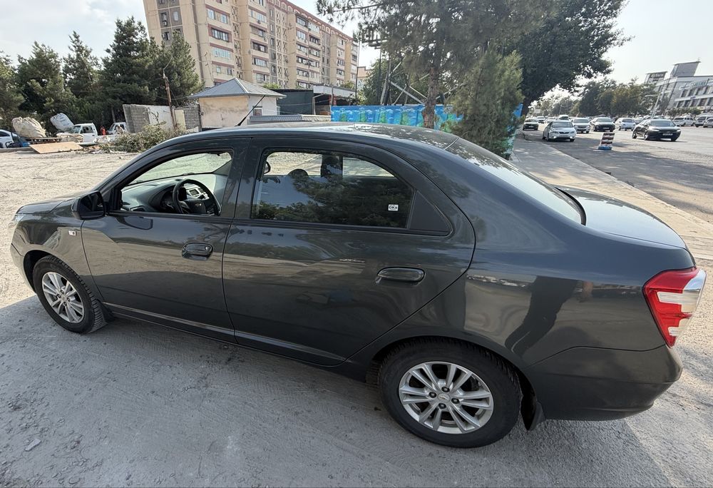Cobalt автомат мокрый асфалт