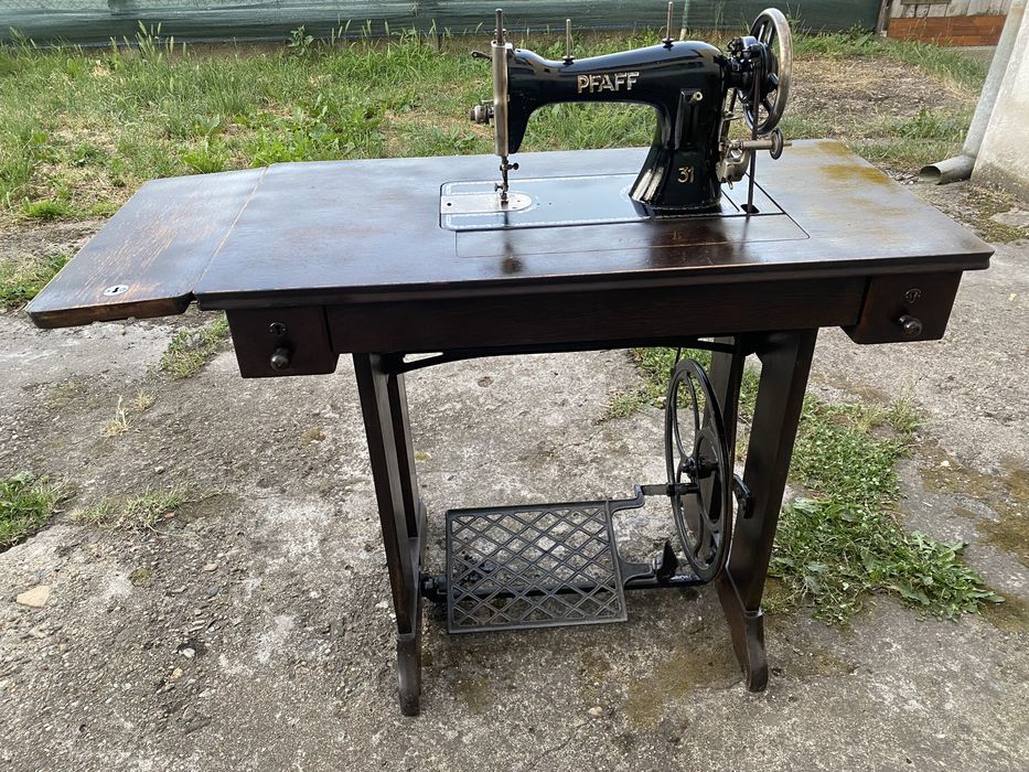 Masina de cusut Singer