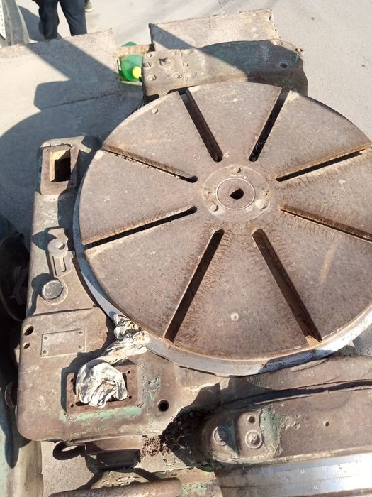 Стол поворотный, люнет, делитель тиски станочные