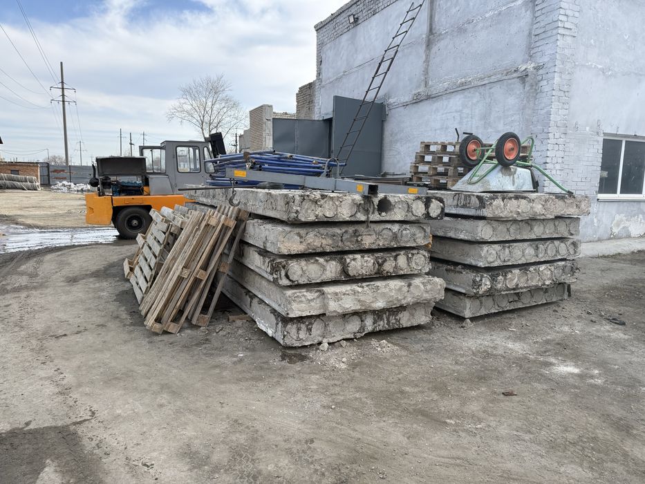 Продам плиты перекрытия 4,65*1,55м