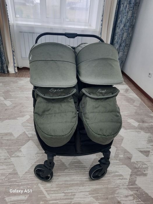Детская коляска для двойни