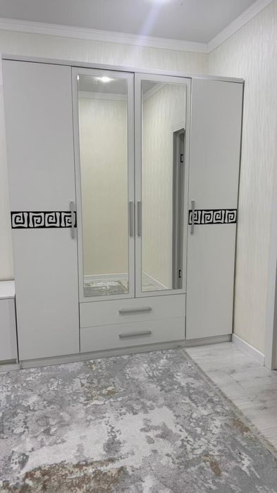 Продам шифонер и тумбочку