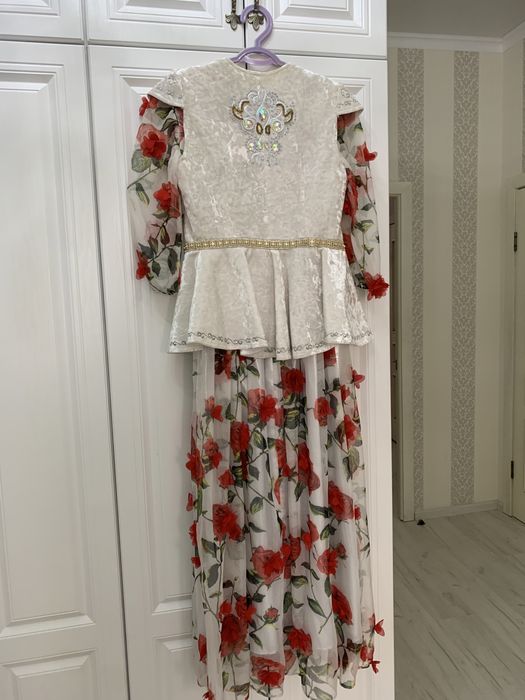 Камзол, платья