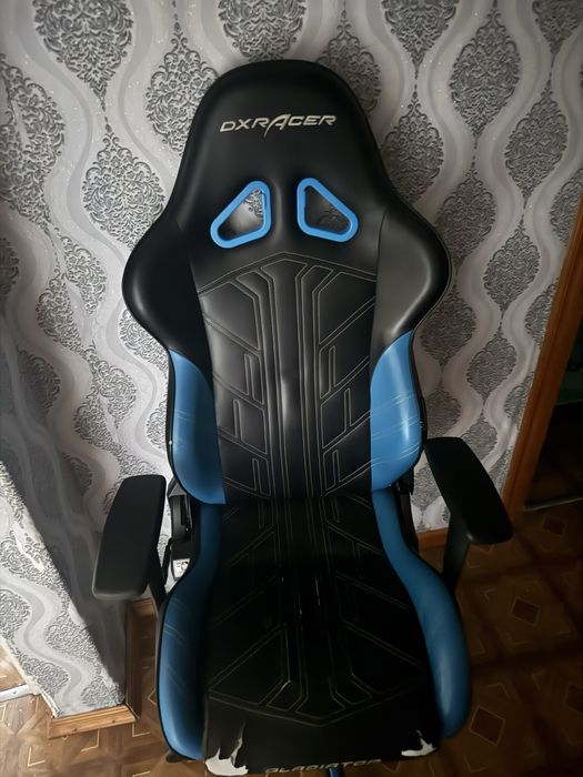 Игровое кресло Dxracer