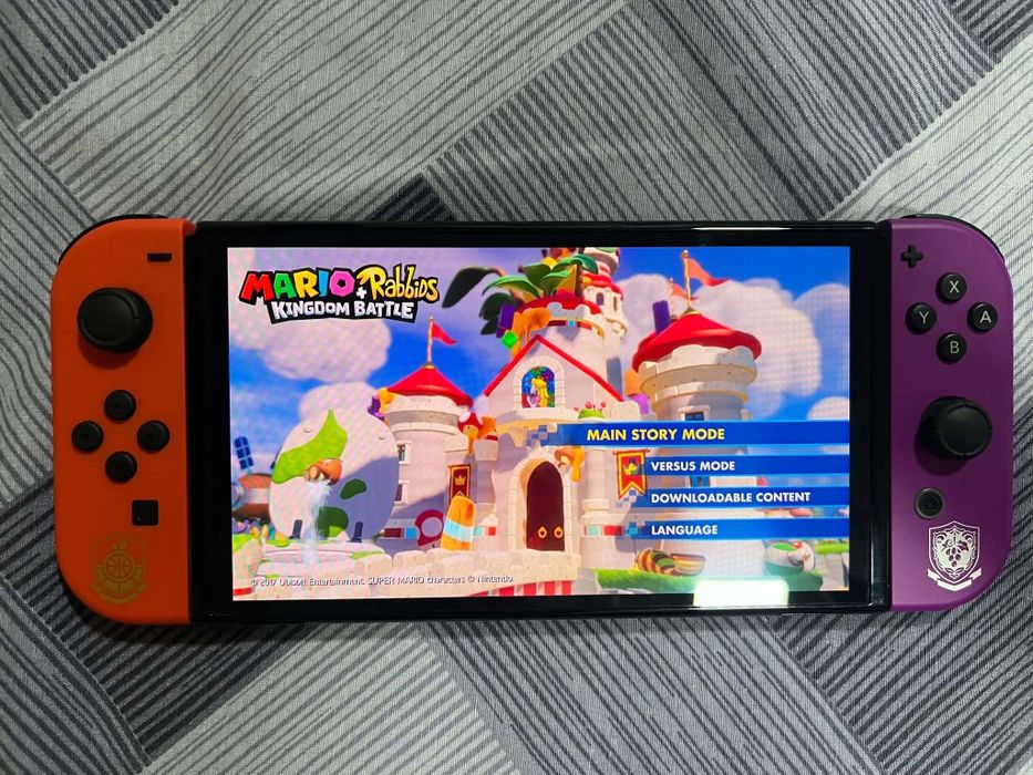 Nintendo Switch OLED с игри и аксесоари