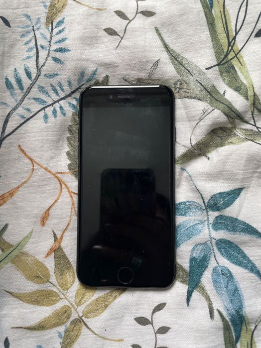 iPhone SE за части