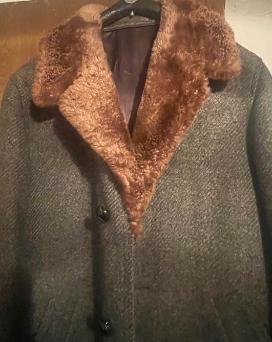 Superb Palton lână cu guler blăniță ied