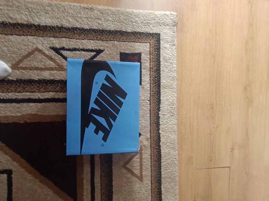 Vând Adidași Convers noi unisex