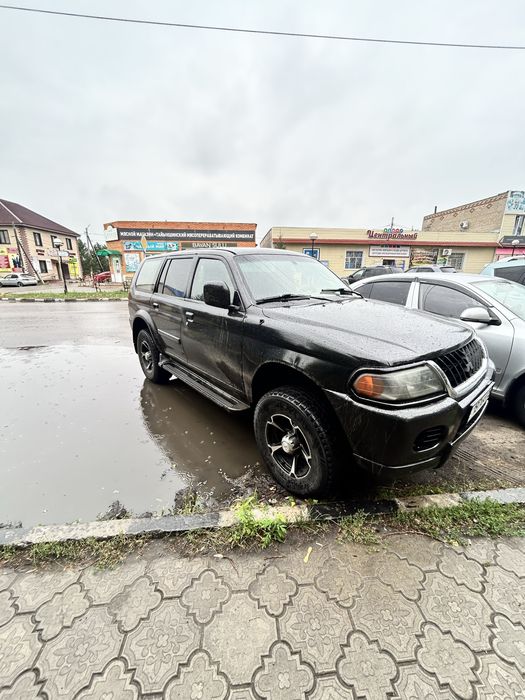 Mitsubishi montero sport 2000г
