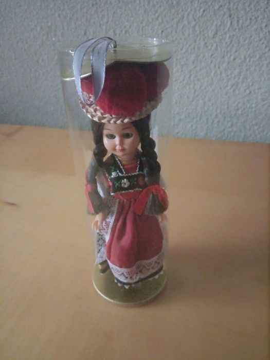 Papusa comunista, papusi