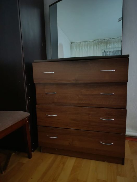 Камод и пенал шкаф