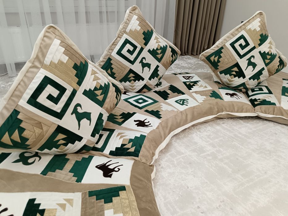 Дөңгелек көрпеше комплект сатылады