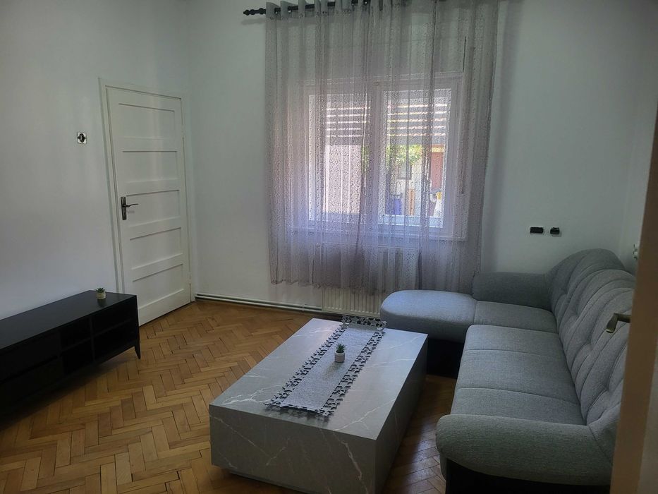 Închiriez casa 2 camere