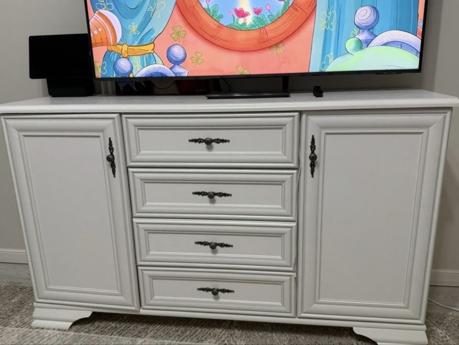 Комод и пенал-ветрины (2 шт)