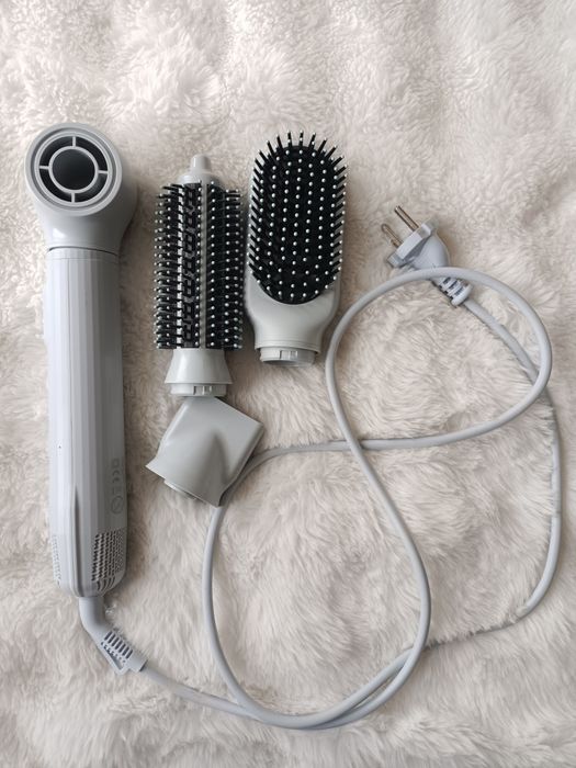 Фен-щетка с насадками