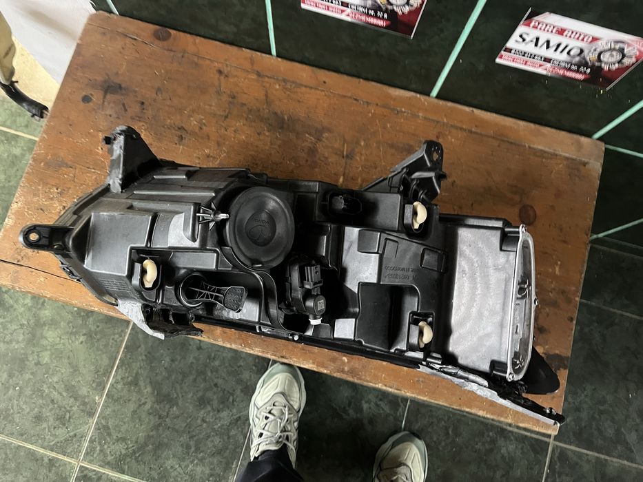 Far dacia sandero 2022 stanga