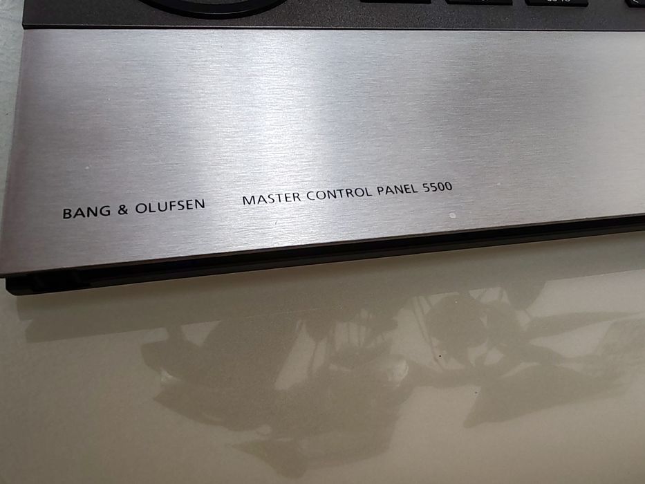 Telecomandă Premium B&O (Master Control Panel 5500) – Stare perfectă