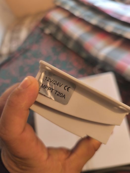 Соларен панел и соларен контролер 20А