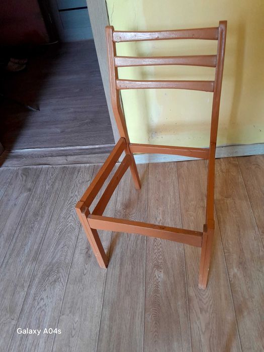 Продается  деревянный каркас стула