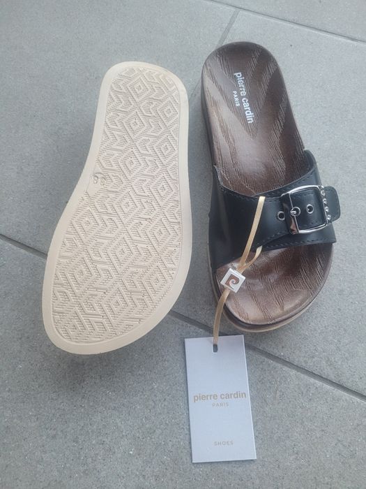 Дамски сандали и чехли