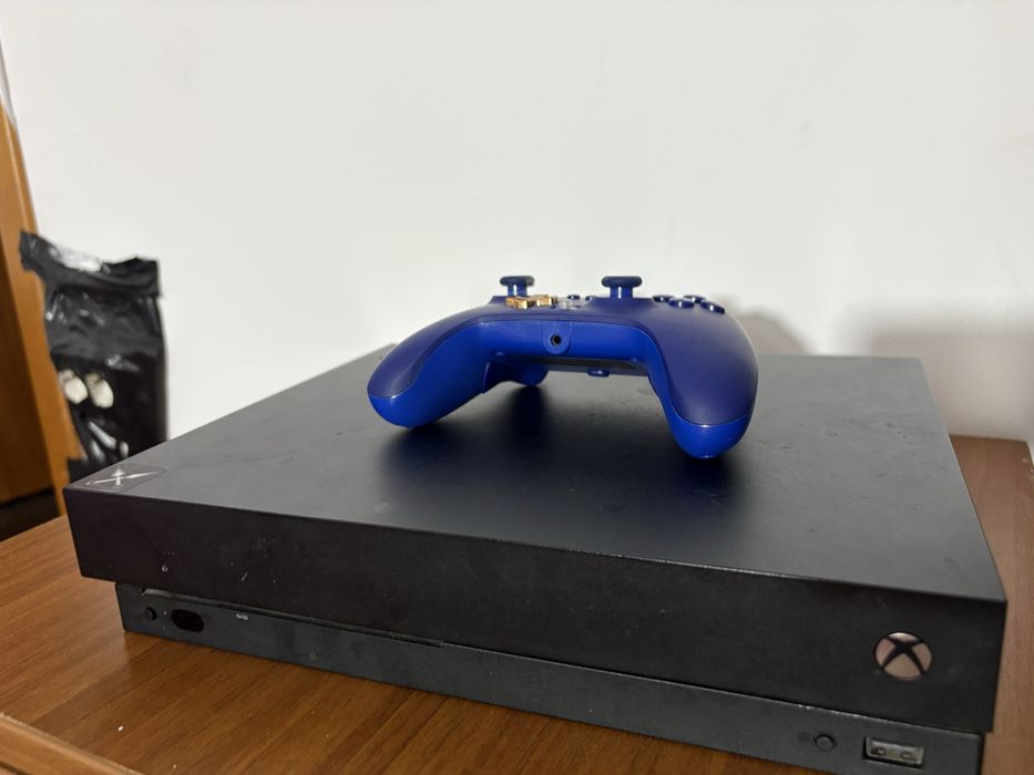 Vand xbox one x 500 GB