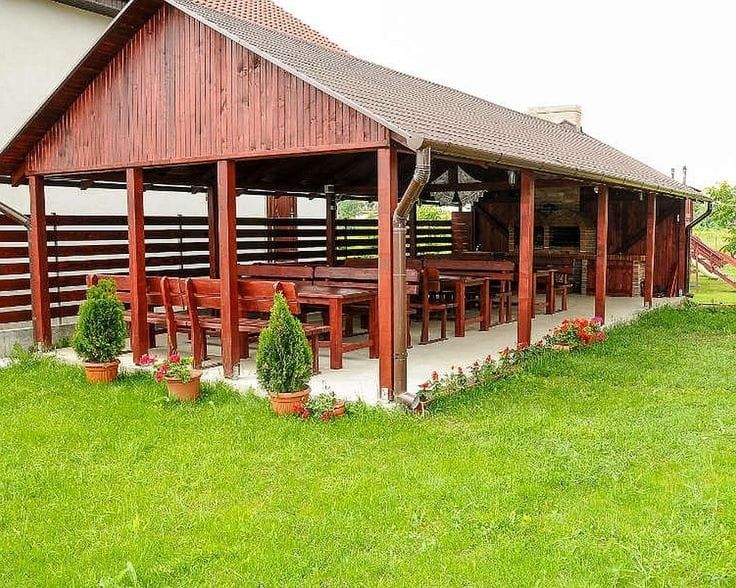 Vand si confecționez foișoare din lemn
