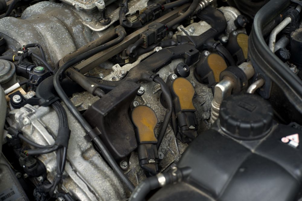 Dezmembrez Mercedes Benz CLS500 5.5 V8 388CAI bobina galerie admisie