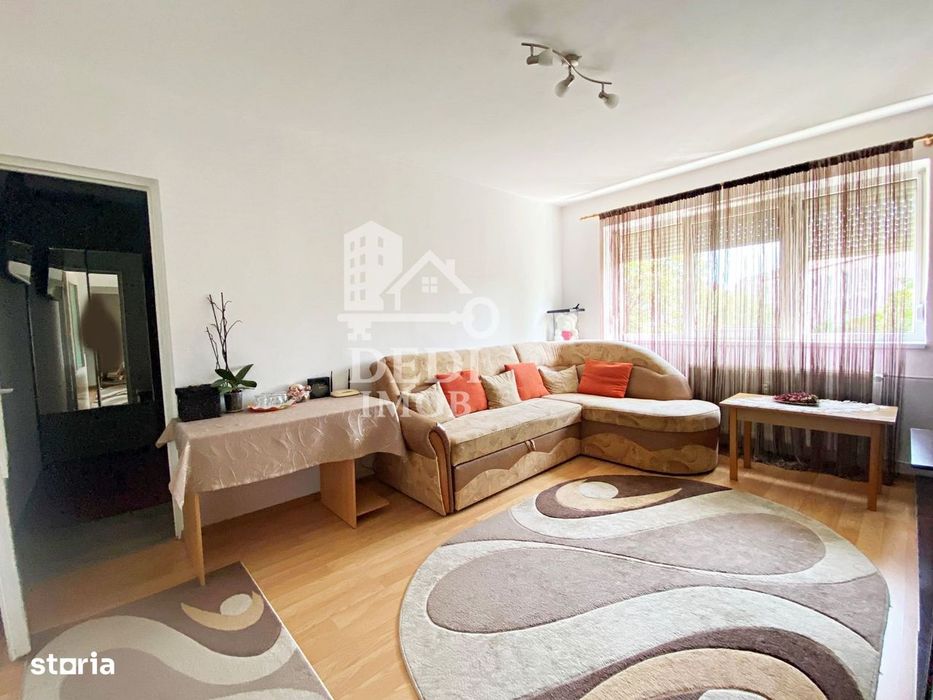 Apartament 3 camere de vânzare in zona Rogerius, Oradea
