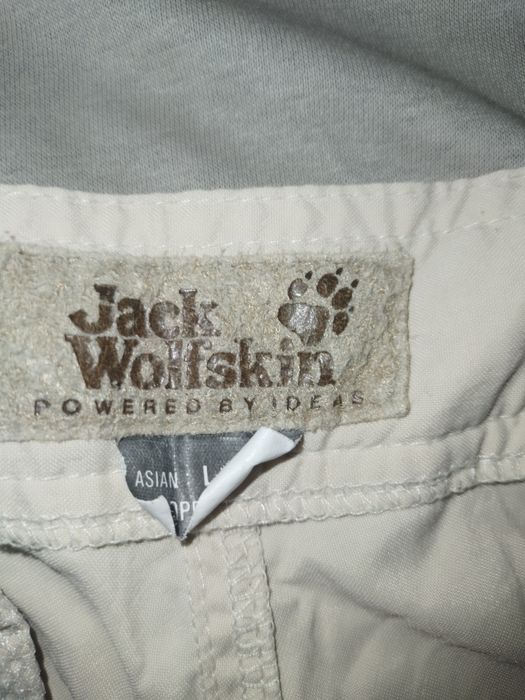 Pantaloni vara diferiti