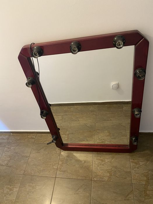 Огледало с крушки