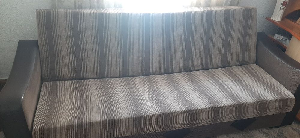 Canapea extensibila maro