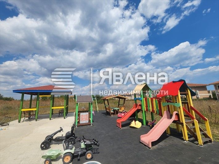 Дава се под наем Къща в Бургас, Сарафово - 135 кв.м за 1200 € - Снимка #11