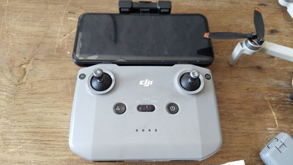 Дрон DJI продаётся