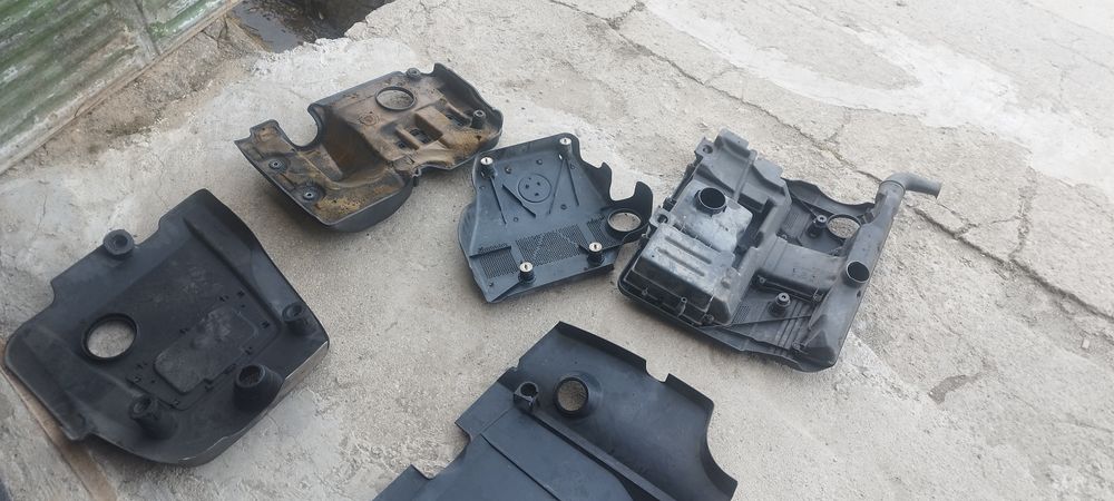 Кори над двигателя за автомобили