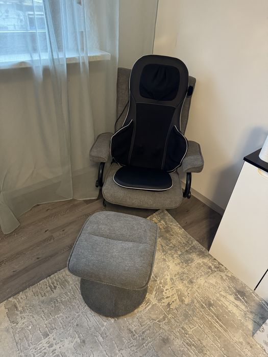 Fotoliu relaxare + aparat masaj spate și gât