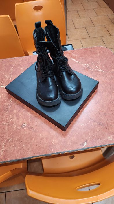 Ghete dama aproape noi