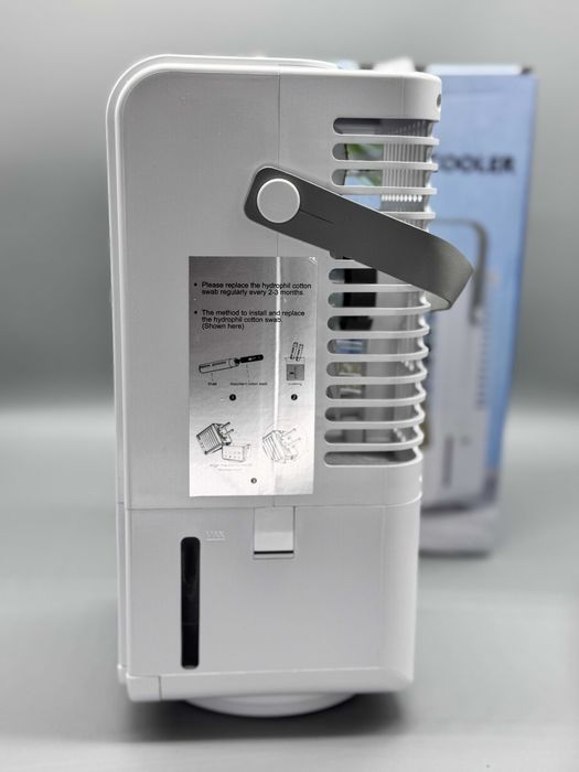 Преносим мини въздушен охладител 1000 ml с 3 скорости, USB-C захранване, таймер и 7-цветна LED светлина