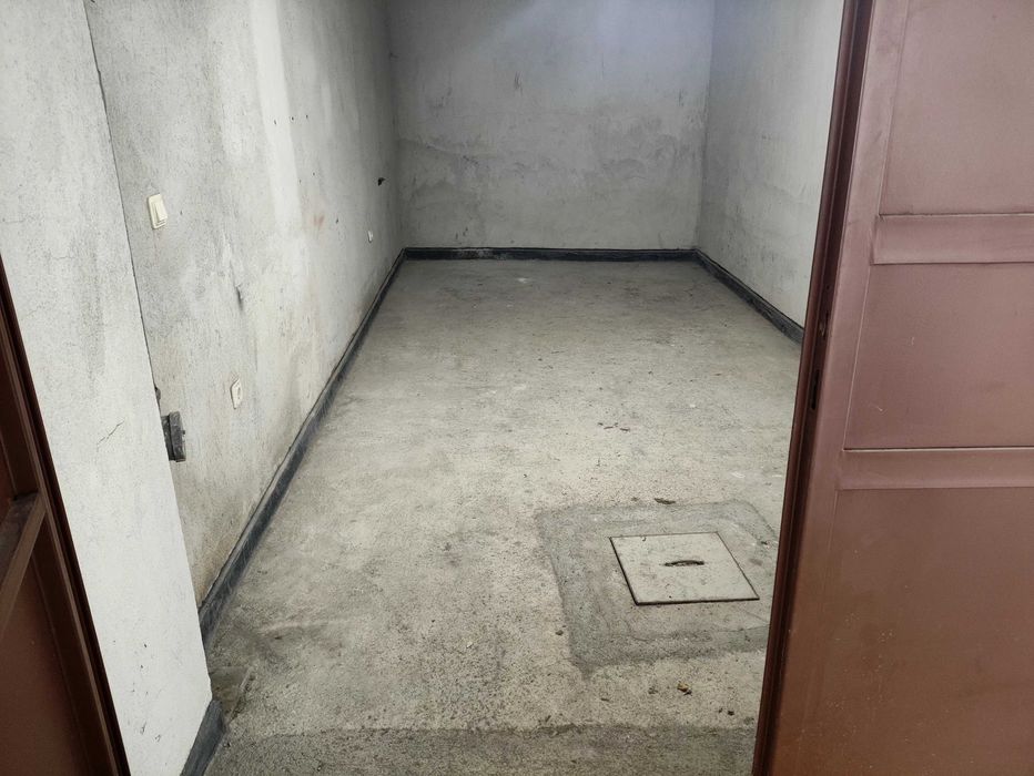 Дава се под наем Гараж / Паркомясто в Сливен, Център - 23 кв.м за 51 € - Снимка #1