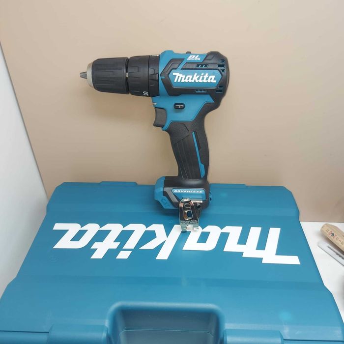 Нов безчетков винтоверт Makita HP332D