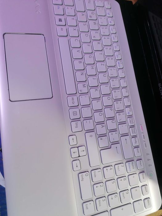 Sony vaio SVE151J11M