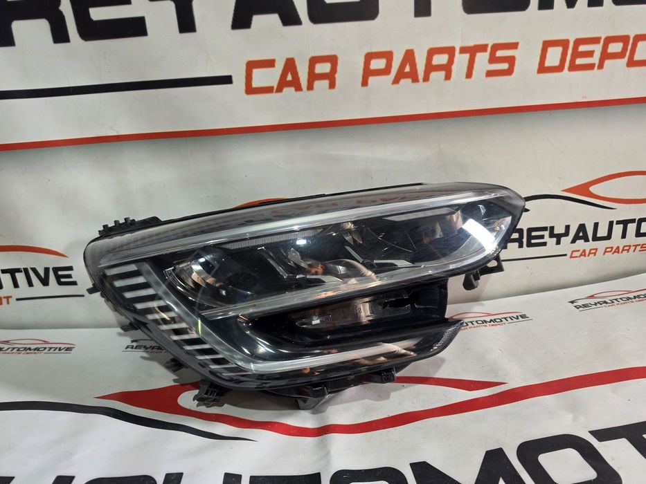 Far dreapta led Renault Megane 4 Facelift dupa 2020 cod 260103060R