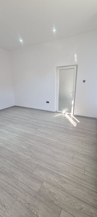 Inchiriez spațiu comercial