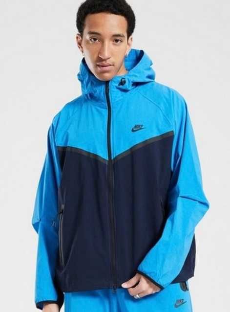 Nike tech woven windbreaker size M