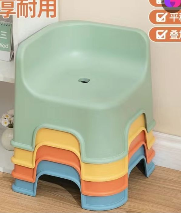 Продам детские стульчики